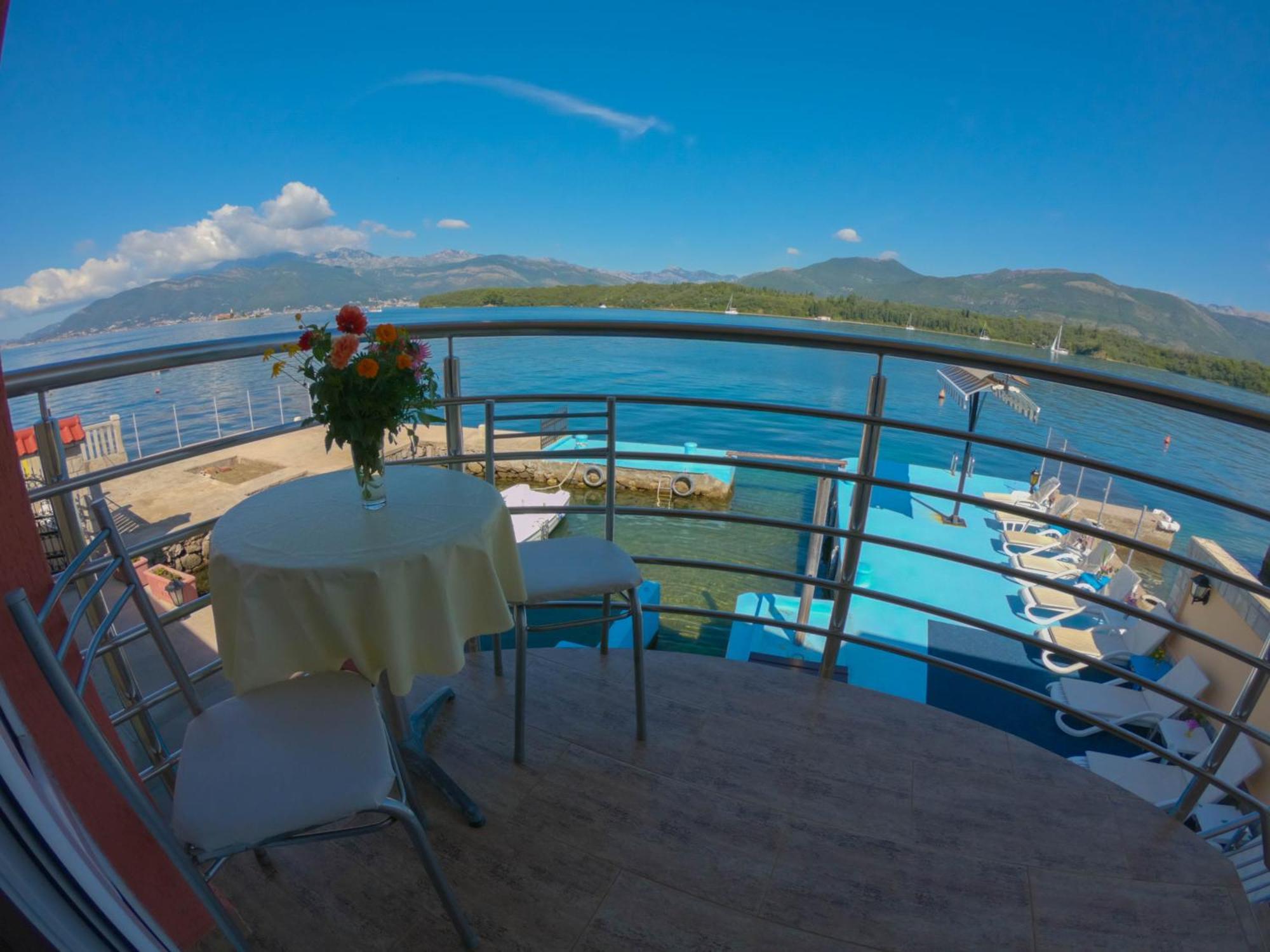 Porto Del Sole Apartments Tivat Exterior foto